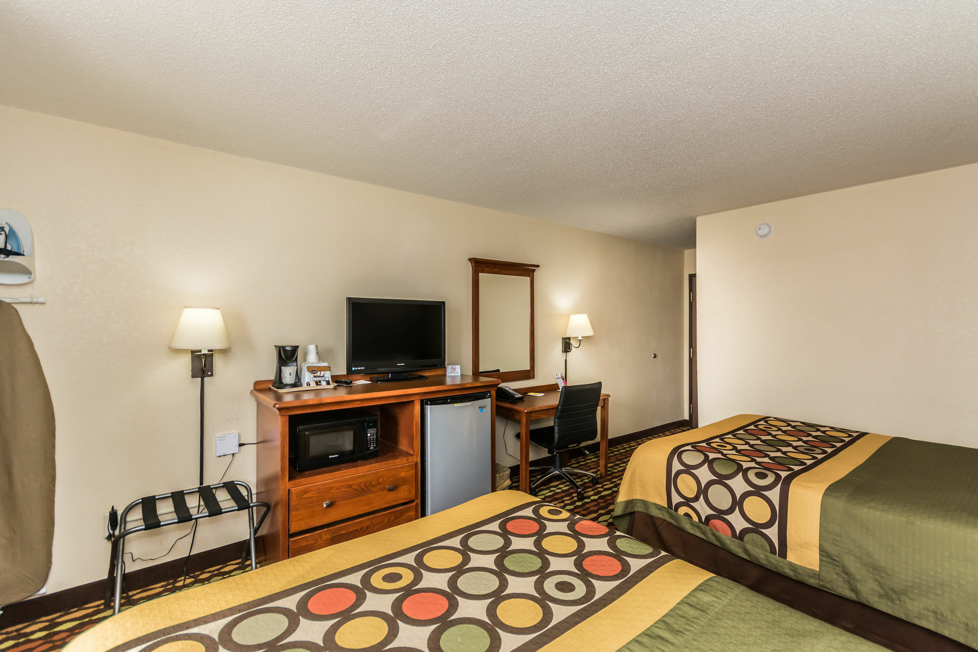 Super 8 By Wyndham Grand Forks Hotel Bagian luar foto