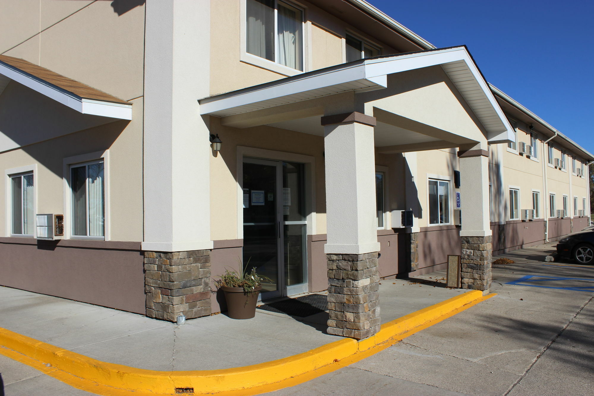 Super 8 By Wyndham Grand Forks Hotel Bagian luar foto